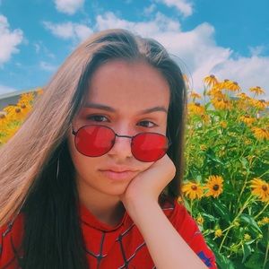 Meet your Posher, Alexia